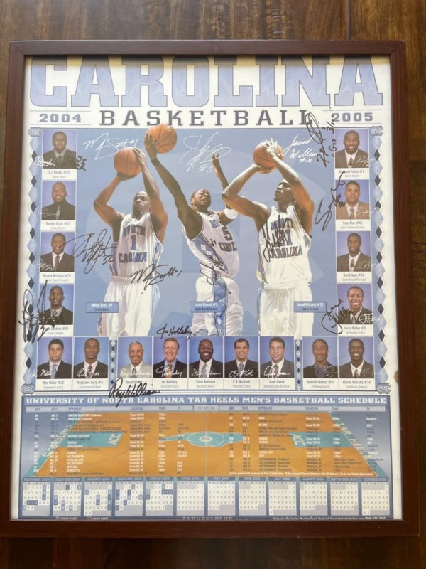 2004-2005 UNC Basketball National Champions Poster Signed Roy Williams +10 other